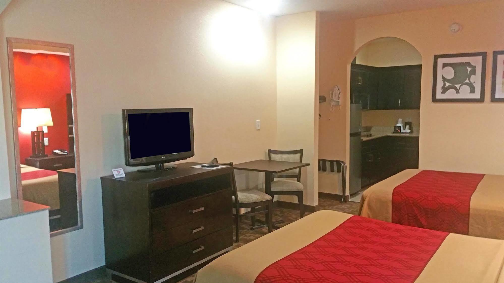 Regency Inn & Suites - Бейтаун Екстериор снимка