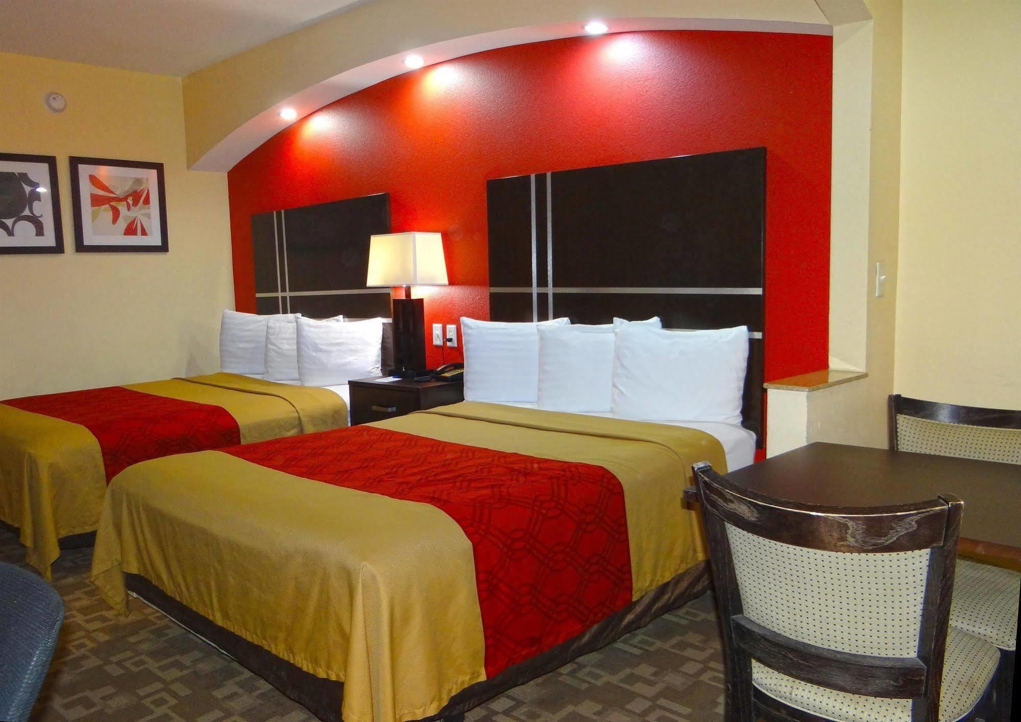 Regency Inn & Suites - Бейтаун Екстериор снимка