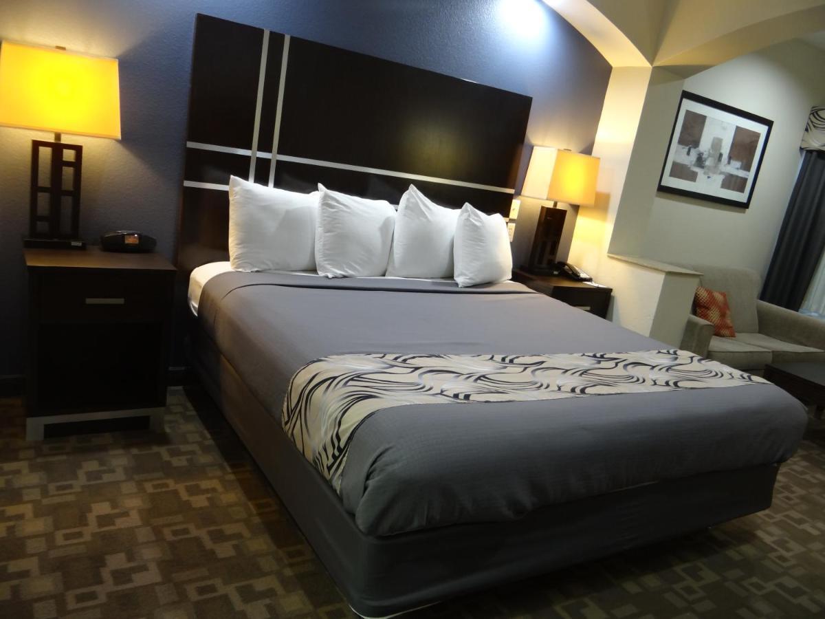 Regency Inn & Suites - Бейтаун Екстериор снимка